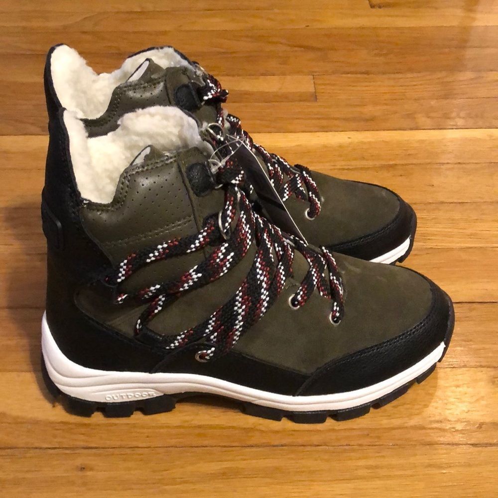 Brand New Nautica hikers
